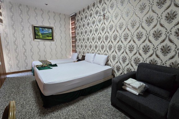 سه تخت استاندارد