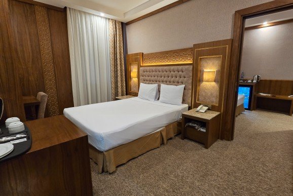 سه تخت استاندارد