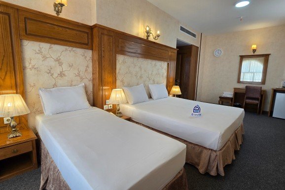 سه تخت استاندارد