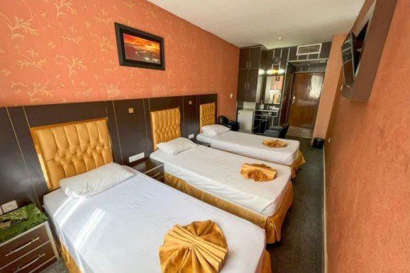 سه تخت استاندارد