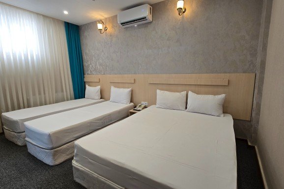 سه تخت استاندارد