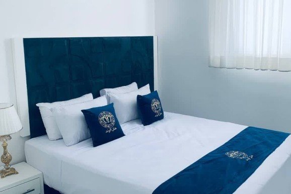 سه تخت استاندارد